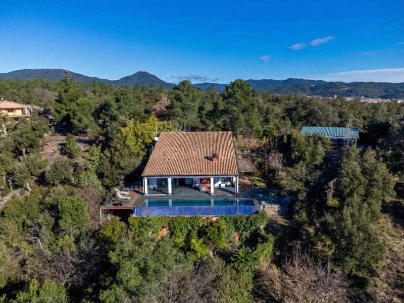 3 soverom Villa til salgs i Riells i Viabrea med svømmebasseng garasje - € 429 000 (Ref: 9586553)