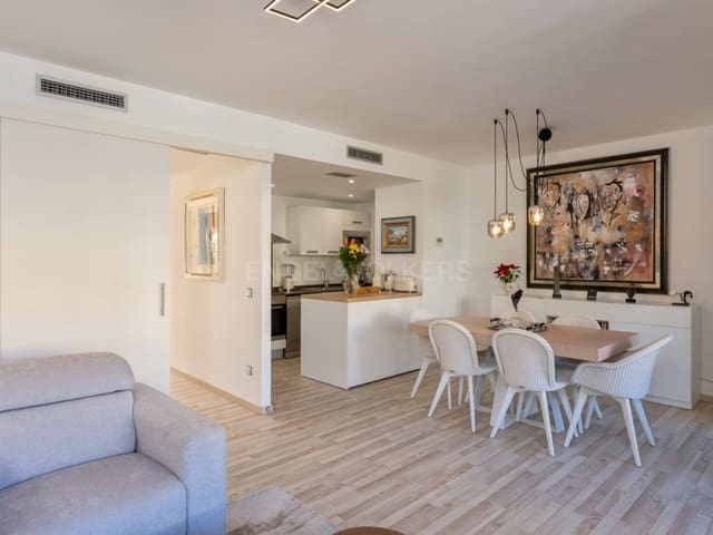 Piso de 2 habitaciones en Platja d'Aro, Castell-Platja d'Aro en venta con garaje - 360.000 € (Ref: 9596192)