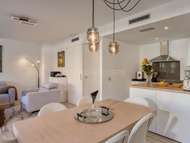 Piso de 2 habitaciones en Platja d'Aro, Castell-Platja d'Aro en venta con garaje - 360.000 € (Ref: 9596192)