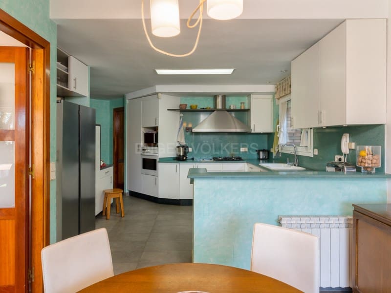 6 bedroom Villa for sale in Palamos with pool garage - € 899,000 (Ref: 9608115)