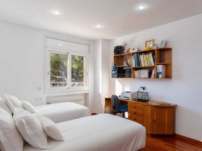 6 bedroom Villa for sale in Palamos with pool garage - € 899,000 (Ref: 9608115)