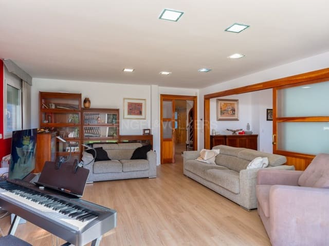 6 bedroom Villa for sale in Palamós with pool garage - € 899,000 (Ref: 9608115)