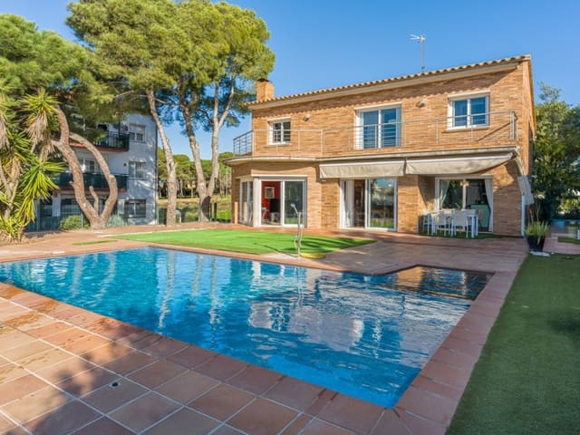 6 bedroom Villa for sale in Palamós with pool garage - € 899,000 (Ref: 9608115)