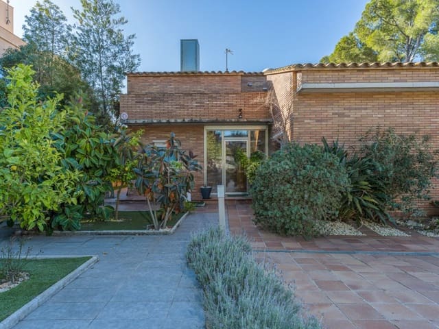 6 bedroom Villa for sale in Palamós with pool garage - € 899,000 (Ref: 9608115)