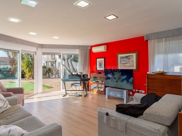 6 bedroom Villa for sale in Palamós with pool garage - € 899,000 (Ref: 9608115)