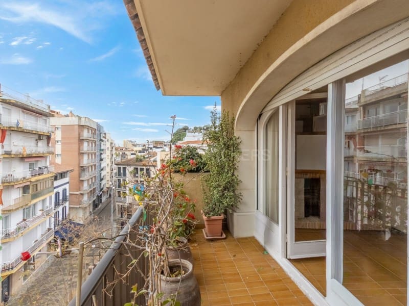 4 soveværelse Lejlighed til salg i Blanes - € 399.000 (Ref: 9616168)