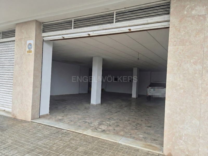 Commercial for sale in Blanes - € 290,000 (Ref: 9616169)