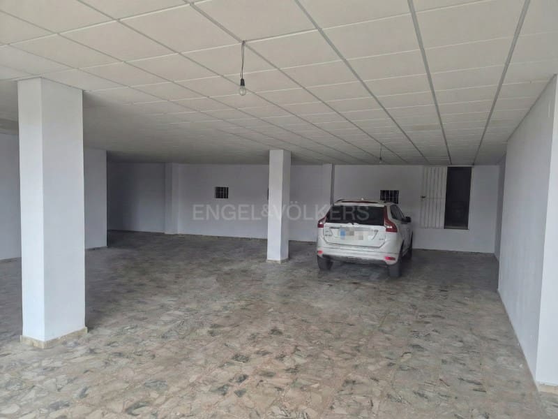 Commercial for sale in Blanes - € 290,000 (Ref: 9616169)