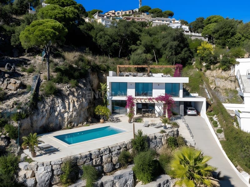 Villa til salgs i Lloret de Mar - € 695 000 (Ref: 9619312)