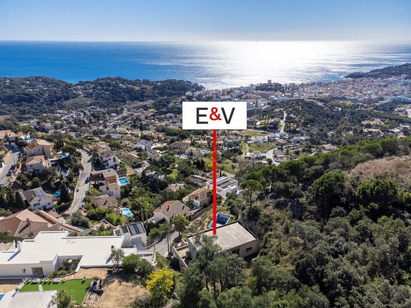 Villa til salgs i Lloret de Mar - € 695 000 (Ref: 9619312)