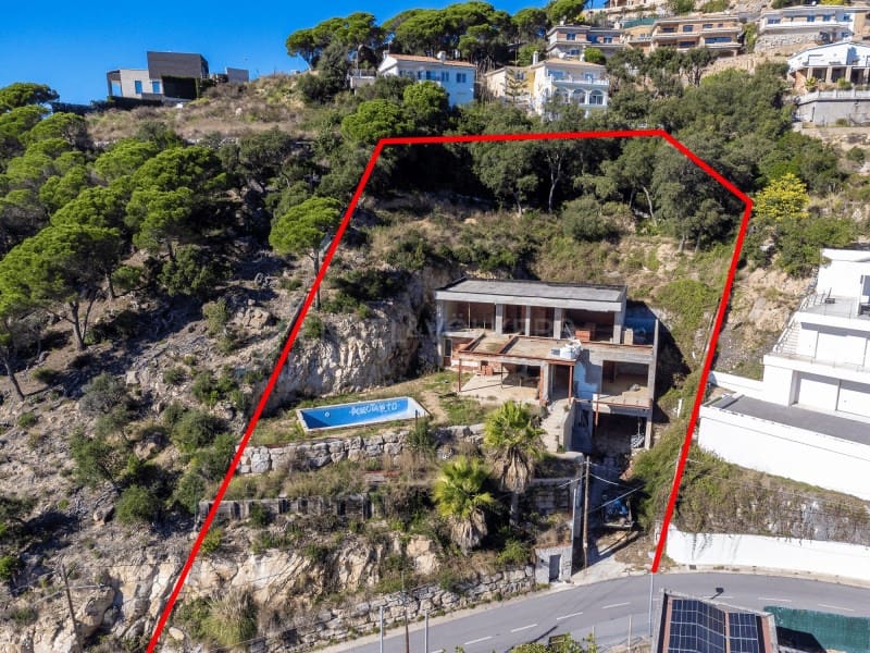 Villa til salgs i Lloret de Mar - € 695 000 (Ref: 9619312)