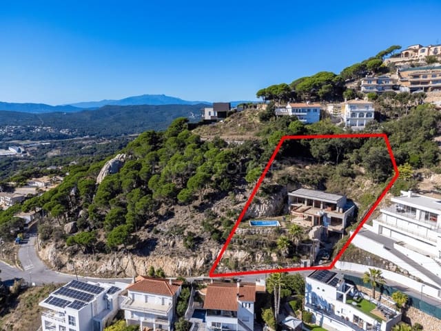 Villa til salgs i Roca Grossa, Lloret de Mar - € 695 000 (Ref: 9619312)