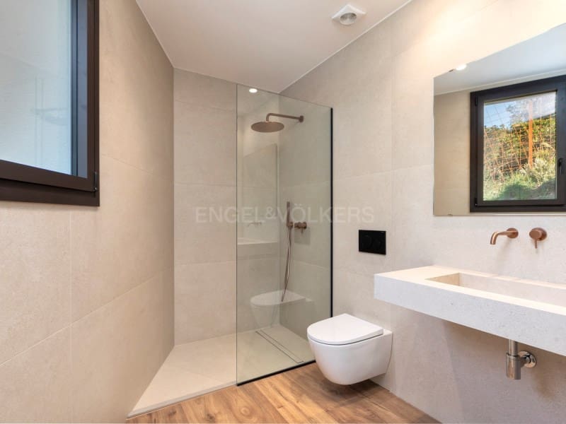 4 sypialnia Willa na sprzedaż w Platja d'Aro z basenem garażem - 2 200 000 € (Ref: 9637429)