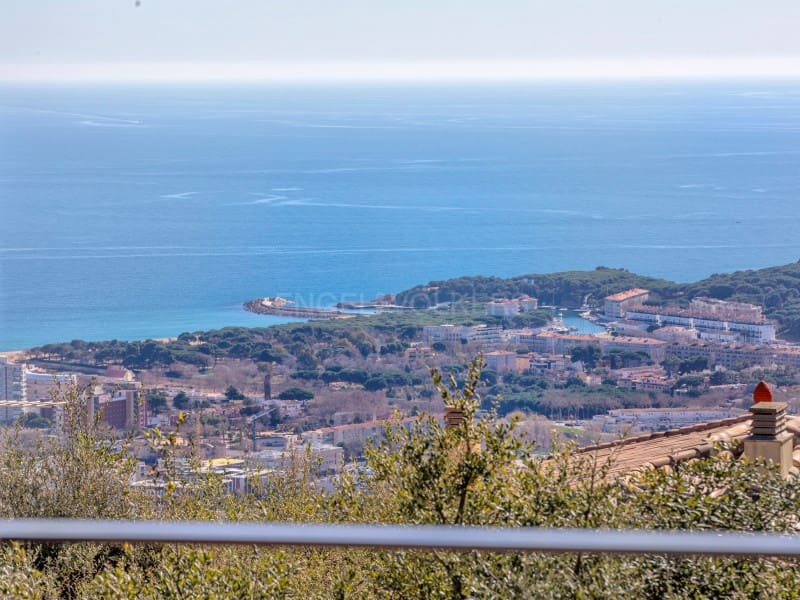 4 sypialnia Willa na sprzedaż w Platja d'Aro z basenem garażem - 2 200 000 € (Ref: 9637429)