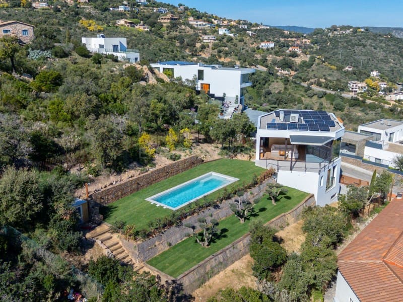 4 sypialnia Willa na sprzedaż w Platja d'Aro z basenem garażem - 2 200 000 € (Ref: 9637429)