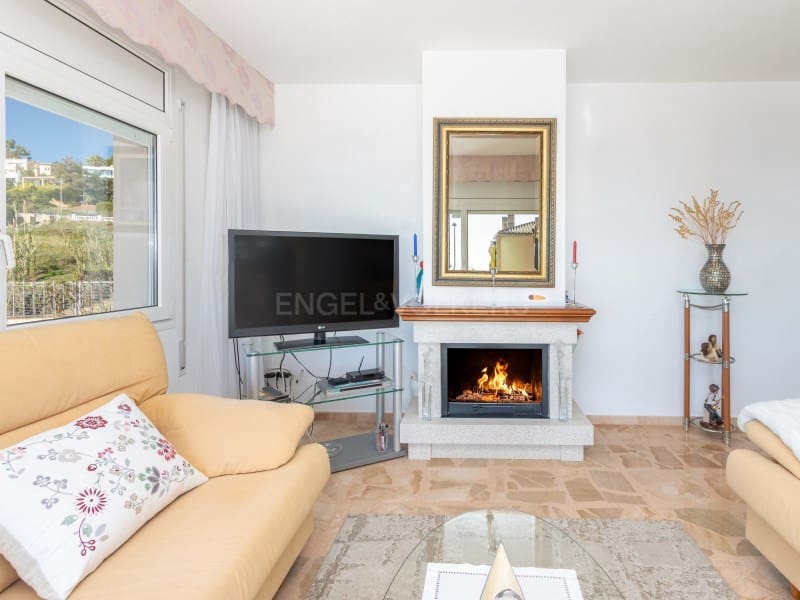 4 bedroom Villa for sale in Lloret de Mar with pool garage - € 975,000 (Ref: 9651818)