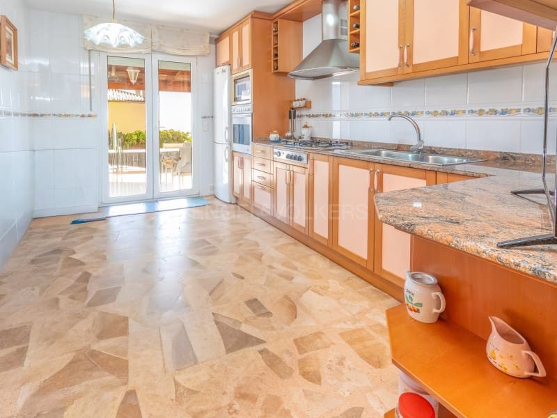 4 bedroom Villa for sale in Lloret de Mar with pool garage - € 975,000 (Ref: 9651818)