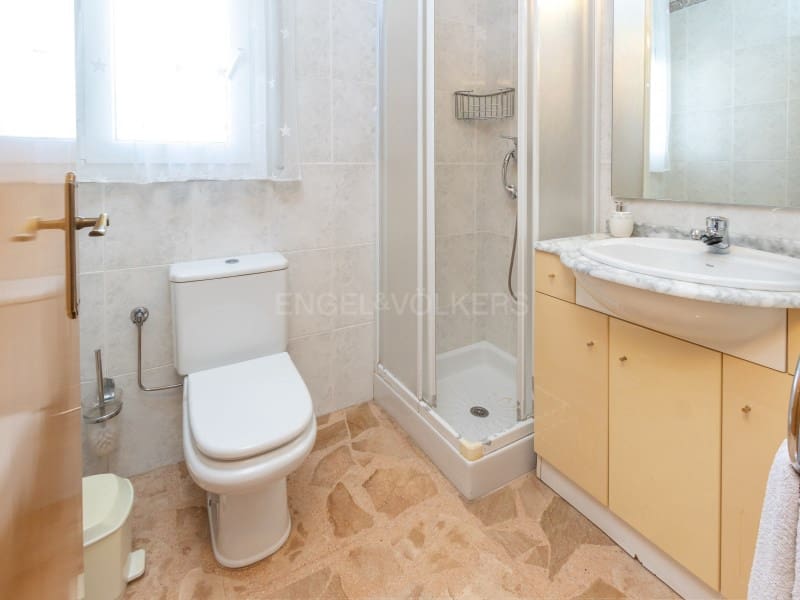 4 bedroom Villa for sale in Lloret de Mar with pool garage - € 975,000 (Ref: 9651818)