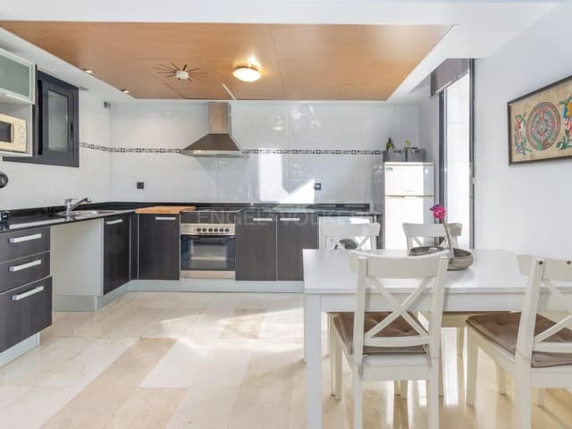 2 makuuhuone Huoneisto myytävänä paikassa Platja d'Aro, Castell-Platja d'Aro mukana uima-altaan 
autotalli - 375 000 € (Ref: 9655907)