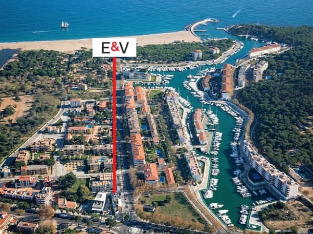 2 makuuhuone Huoneisto myytävänä paikassa Platja d'Aro, Castell-Platja d'Aro mukana uima-altaan 
autotalli - 375 000 € (Ref: 9655907)