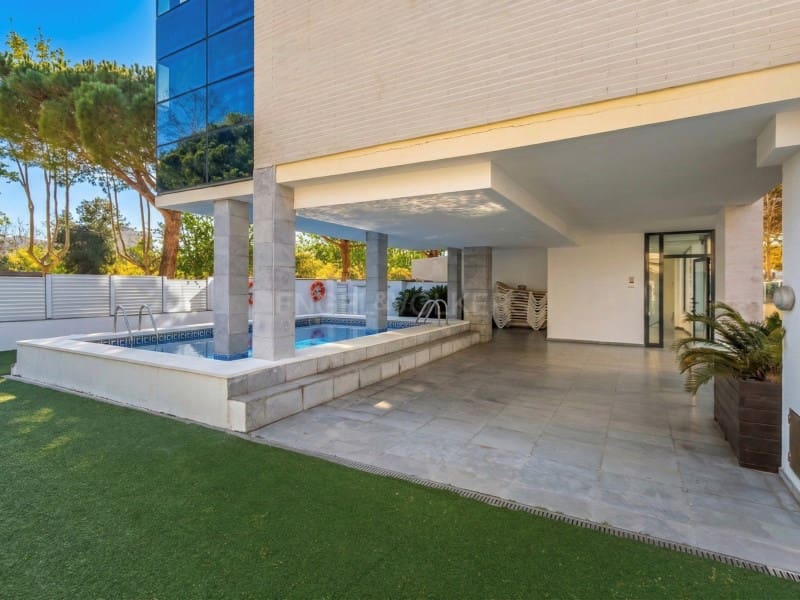 2 makuuhuone Huoneisto myytävänä paikassa Platja d'Aro mukana uima-altaan 
autotalli - 375 000 € (Ref: 9655907)