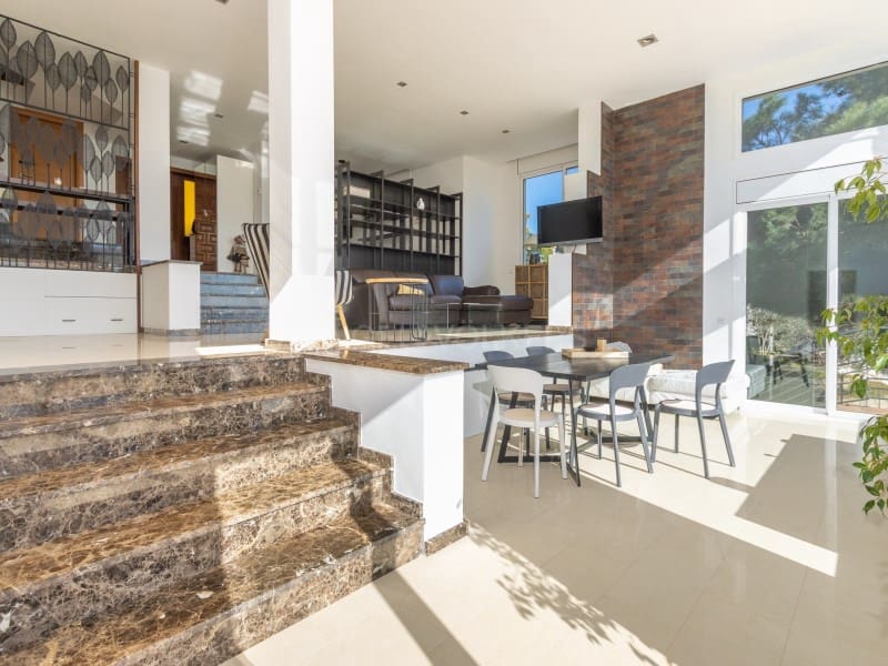 Chalet de 5 habitaciones en Lloret de Mar en venta con piscina garaje - 950.000 € (Ref: 9670352)