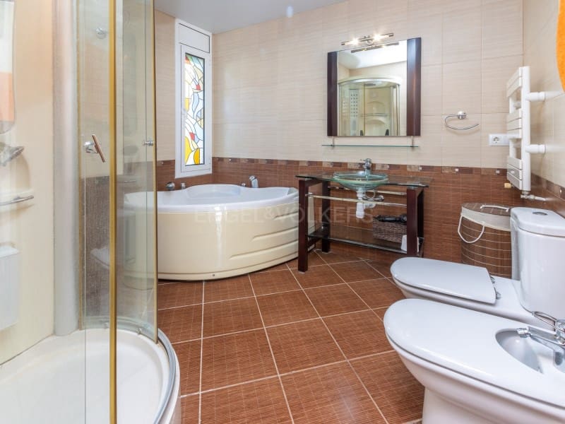 Chalet de 5 habitaciones en Lloret de Mar en venta con piscina garaje - 950.000 € (Ref: 9670352)