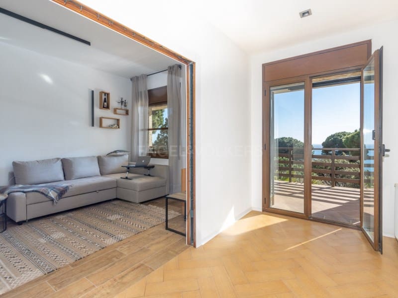 Chalet de 5 habitaciones en Lloret de Mar en venta con piscina garaje - 950.000 € (Ref: 9670352)