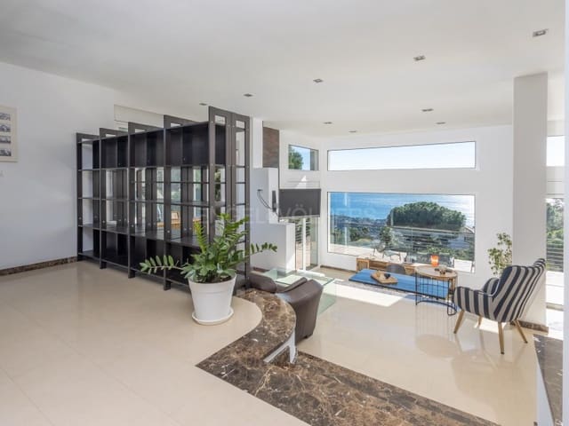 Chalet de 5 habitaciones en Roca Grossa, Lloret de Mar en venta con piscina garaje - 950.000 € (Ref: 9670352)