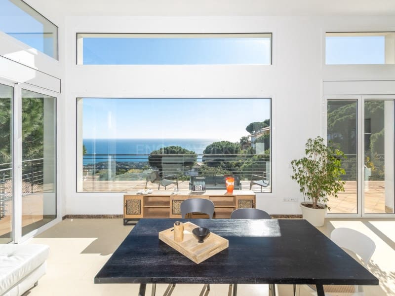 Chalet de 5 habitaciones en Lloret de Mar en venta con piscina garaje - 950.000 € (Ref: 9670352)