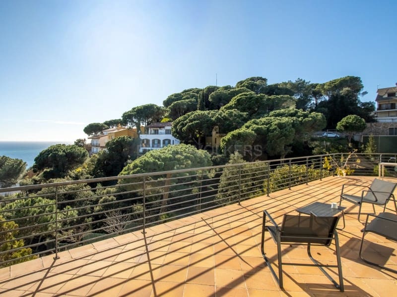 Chalet de 5 habitaciones en Lloret de Mar en venta con piscina garaje - 950.000 € (Ref: 9670352)