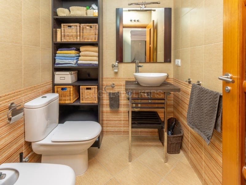 Chalet de 5 habitaciones en Lloret de Mar en venta con piscina garaje - 950.000 € (Ref: 9670352)