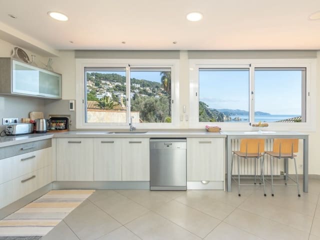 4 sovrum Villa till salu i Blanes med pool garage - 2 950 000 € (Ref: 9674077)