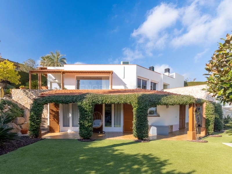 4 sovrum Villa till salu i Blanes med pool garage - 2 950 000 € (Ref: 9674077)