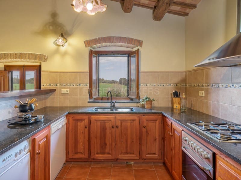 8 makuuhuone Maalaistalo myytävänä paikassa Rupia mukana uima-altaan - 1 275 000 € (Ref: 9686302)