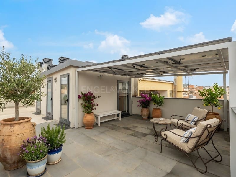 7 bedroom Villa for sale in Sant Feliu de Guixols - € 775,000 (Ref: 9698758)