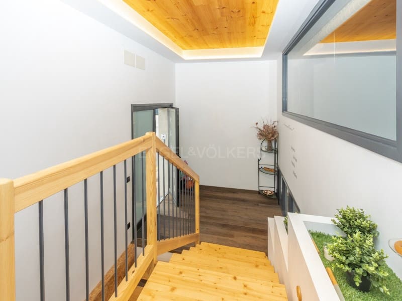 7 bedroom Villa for sale in Sant Feliu de Guixols - € 775,000 (Ref: 9698758)