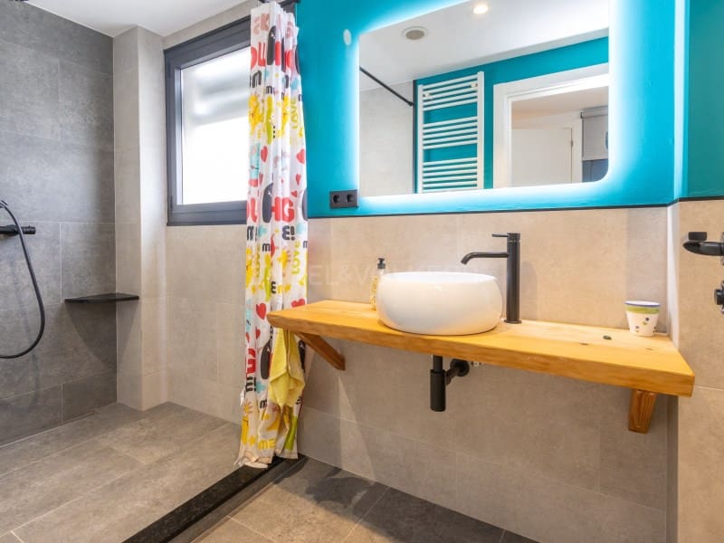 7 bedroom Villa for sale in Sant Feliu de Guixols - € 775,000 (Ref: 9698758)