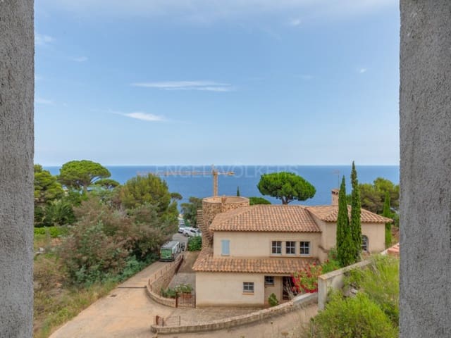 4 soverom Villa til salgs i Sant Feliu de Guíxols med svømmebasseng garasje - € 650 000 (Ref: 9721554)
