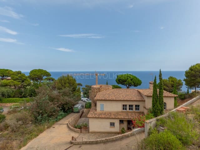 4 soverom Villa til salgs i Sant Feliu de Guíxols med svømmebasseng garasje - € 650 000 (Ref: 9721554)
