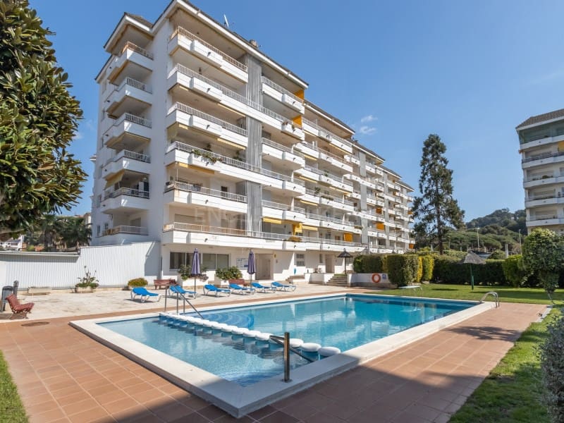 3 slaapkamer Flat te koop in Lloret de Mar met zwembad - € 478.000 (Ref: 9726666)