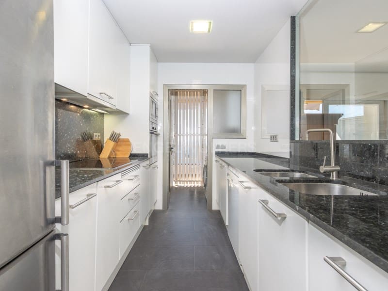 3 slaapkamer Flat te koop in Lloret de Mar met zwembad - € 478.000 (Ref: 9726666)