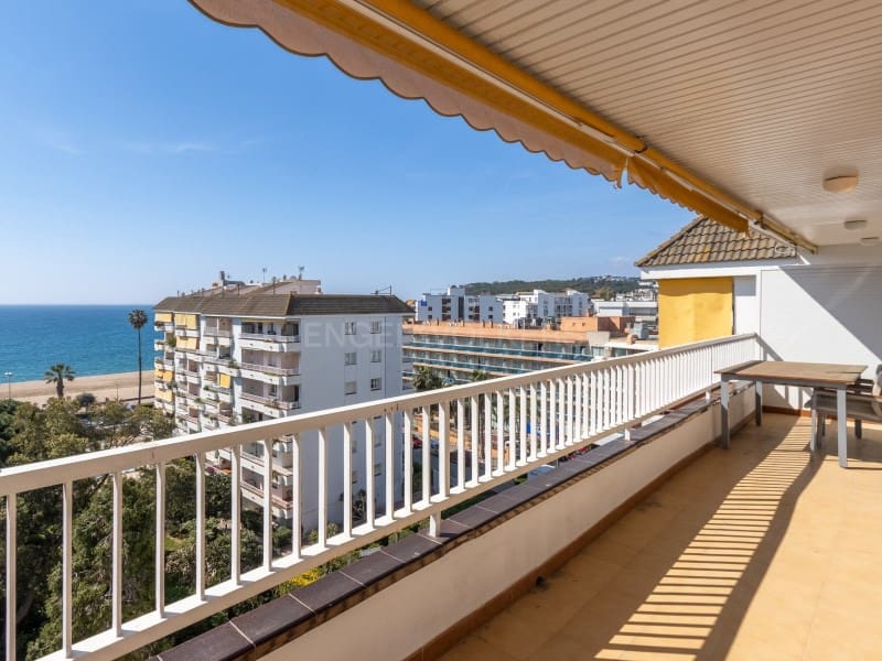 3 slaapkamer Flat te koop in Lloret de Mar met zwembad - € 478.000 (Ref: 9726666)