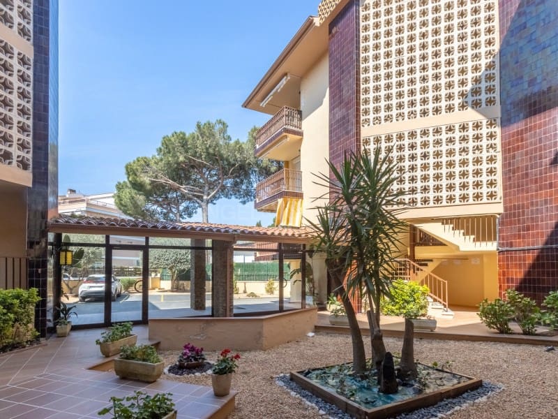 1 bedroom Apartment for sale in Platja d'Aro with garage - € 239,000 (Ref: 9731995)