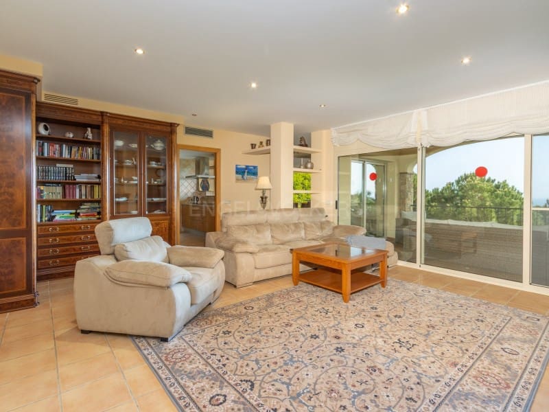 4 slaapkamer Villa te koop in Platja d'Aro met zwembad garage - € 990.000 (Ref: 9731996)