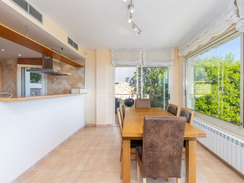 4 slaapkamer Villa te koop in Platja d'Aro met zwembad garage - € 990.000 (Ref: 9731996)