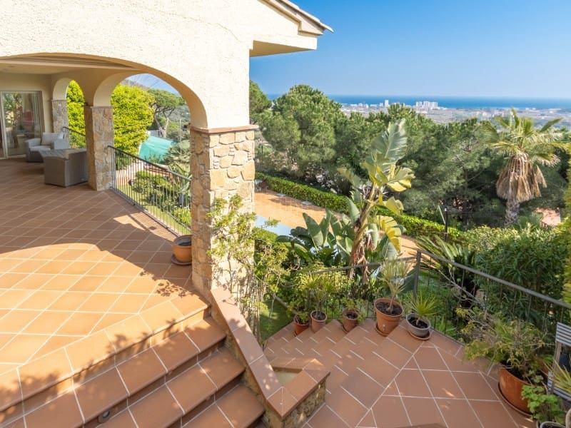 4 slaapkamer Villa te koop in Platja d'Aro met zwembad garage - € 990.000 (Ref: 9731996)