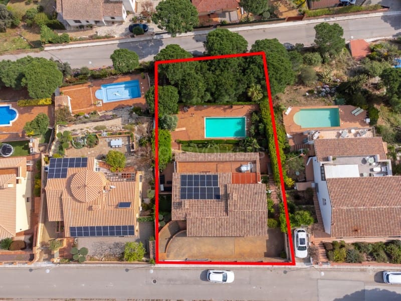 4 slaapkamer Villa te koop in Platja d'Aro met zwembad garage - € 990.000 (Ref: 9731996)