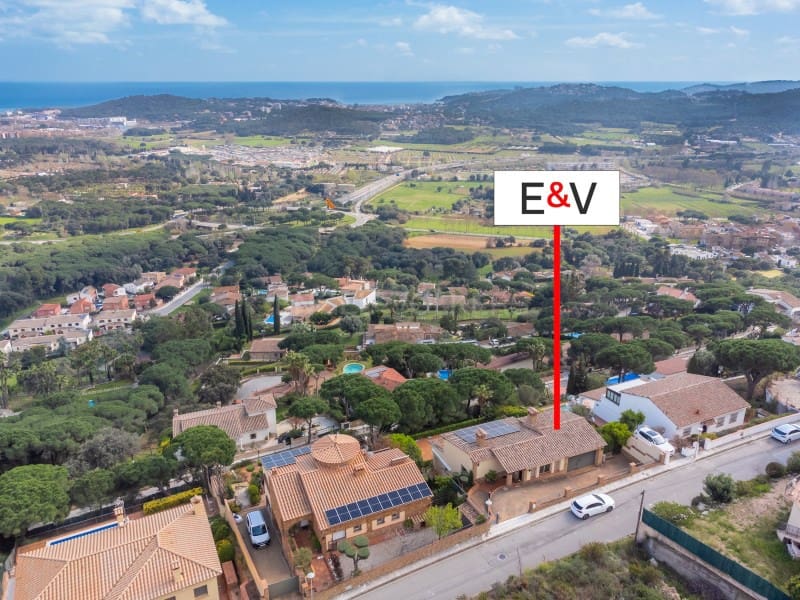 4 slaapkamer Villa te koop in Platja d'Aro met zwembad garage - € 990.000 (Ref: 9731996)