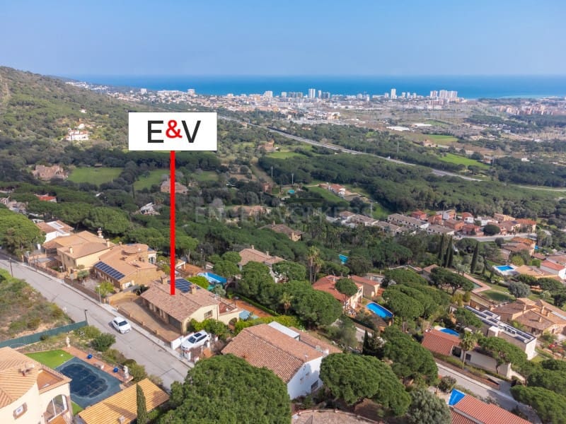 4 slaapkamer Villa te koop in Platja d'Aro met zwembad garage - € 990.000 (Ref: 9731996)